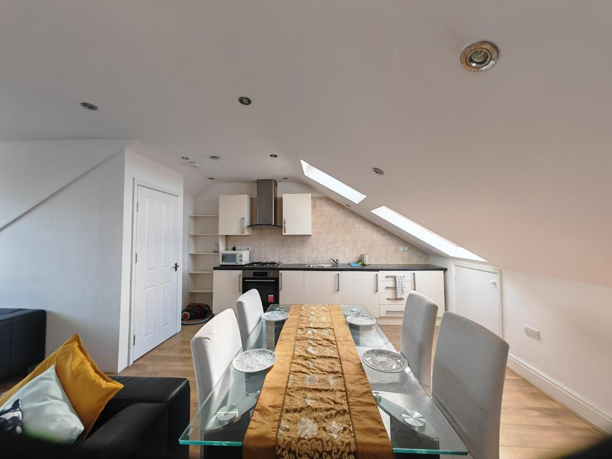 Apartament Spacious 3 Bedroom In *